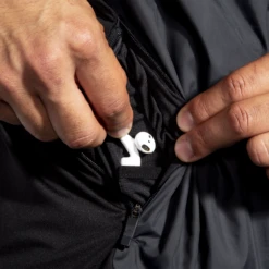 BROOKS Men’s Fusion Hybrid Jacket (001 - Black) -Brooks 211299 001 d7 fusion hybrid jacket mens running jacket