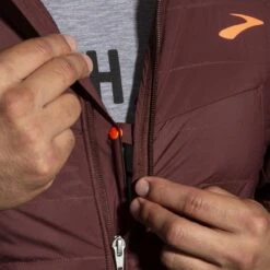 BROOKS Men's Shield Hybrid Jacket 2.0 (223 - Run Raisin/Copper) -Brooks 211415 223 d3 shield hybrid jacket mens running jacket