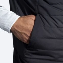 BROOKS Men's Shield Hybrid Vest 2.0 (001 - Black) -Brooks 211416 001 d2 shield hybrid vest mens running vest