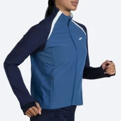 BROOKS Women’s Fusion Hybrid Jacket (463 - Navy/Blue Ash/Ice Blue) -Brooks 221499 463 mv fusion hybrid jacket womens running jacket