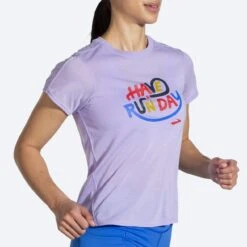 BROOKS Women's Distance Graphic Short Sleeve (597 - Heather Violet Dash/Run Day) -Brooks 221541 597 mv distance graphic womens short sleeve running shirt