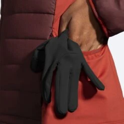 BROOKS Women's Shield Hybrid Jacket 2.0 (223 - Run Raisin/Copper) -Brooks 221557 223 d1 shield hybrid jacket womens running jacket