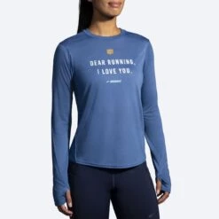 BROOKS Women's Distance Graphic Long Sleeve (406 - Blue Ash/Dear Running) -Brooks 221599 406 mf distance graphic womens long sleeve running shirt