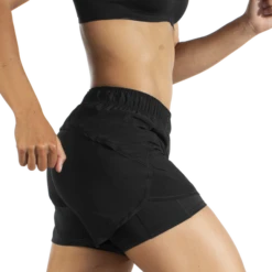BROOKS Women's Chaser 5" 2-in-1 Short (001 - Black) -Brooks 334E4135 74EB 4E6C A3ED D20C39F70207