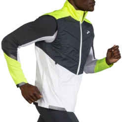 BROOKS Men’s Run Visible Insulated Vest (134 - White/Asphalt/Nightlife) -Brooks 53116A9B 1138 4F6A 90DC 028E3604882C